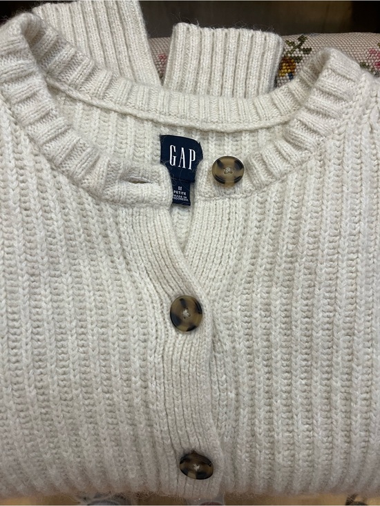 GAP Sweaters - GAP Ivory Ribbed Button-Front Cardigan